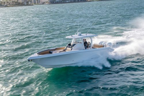 Just Sold: 2019 Fountaine 39 CC