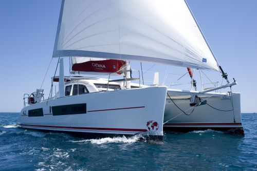 This symbolises CATANA’s desire to come up with more than just speed.  Few builders can claim to offer their cruising boat fans a boat which is at the same time innovative, fast and luxurious, without compromising