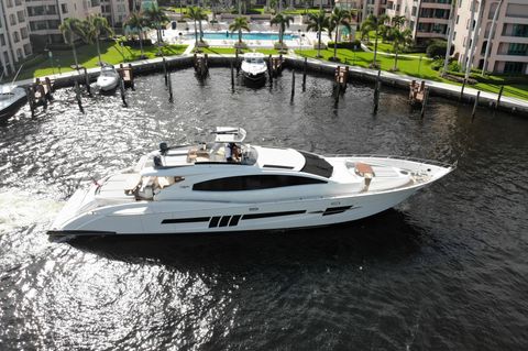 Lazzara Yachts 92 LSX 2009 New Life Boca Raton FL for sale