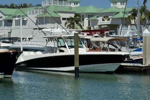 Boston Whaler 370 Outrage 2017  Naples FL for sale