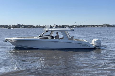 Boston Whaler 350 Realm 2019  Stuart FL for sale