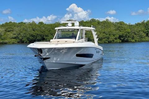 Boston Whaler 420 Outrage 2019  Fort Myers FL for sale