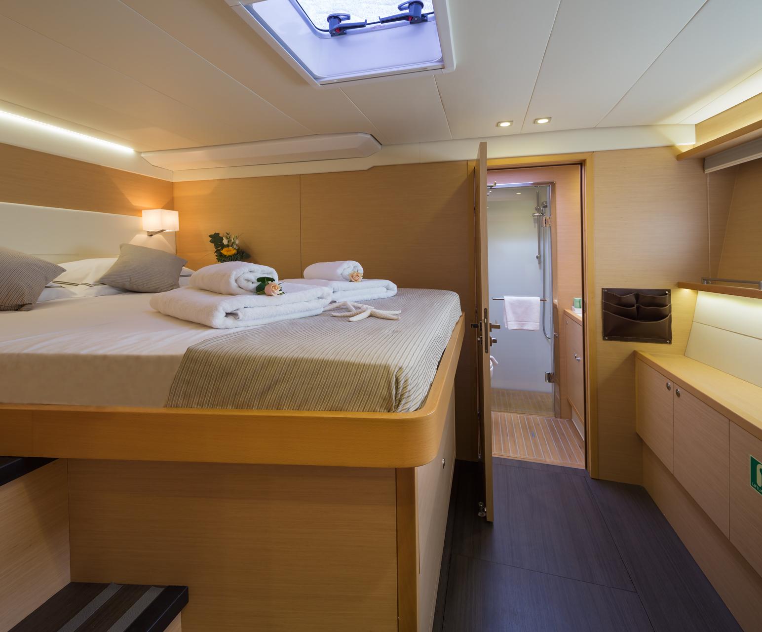 Selene 2015 Lagoon 620 Yacht For Sale in Athens 