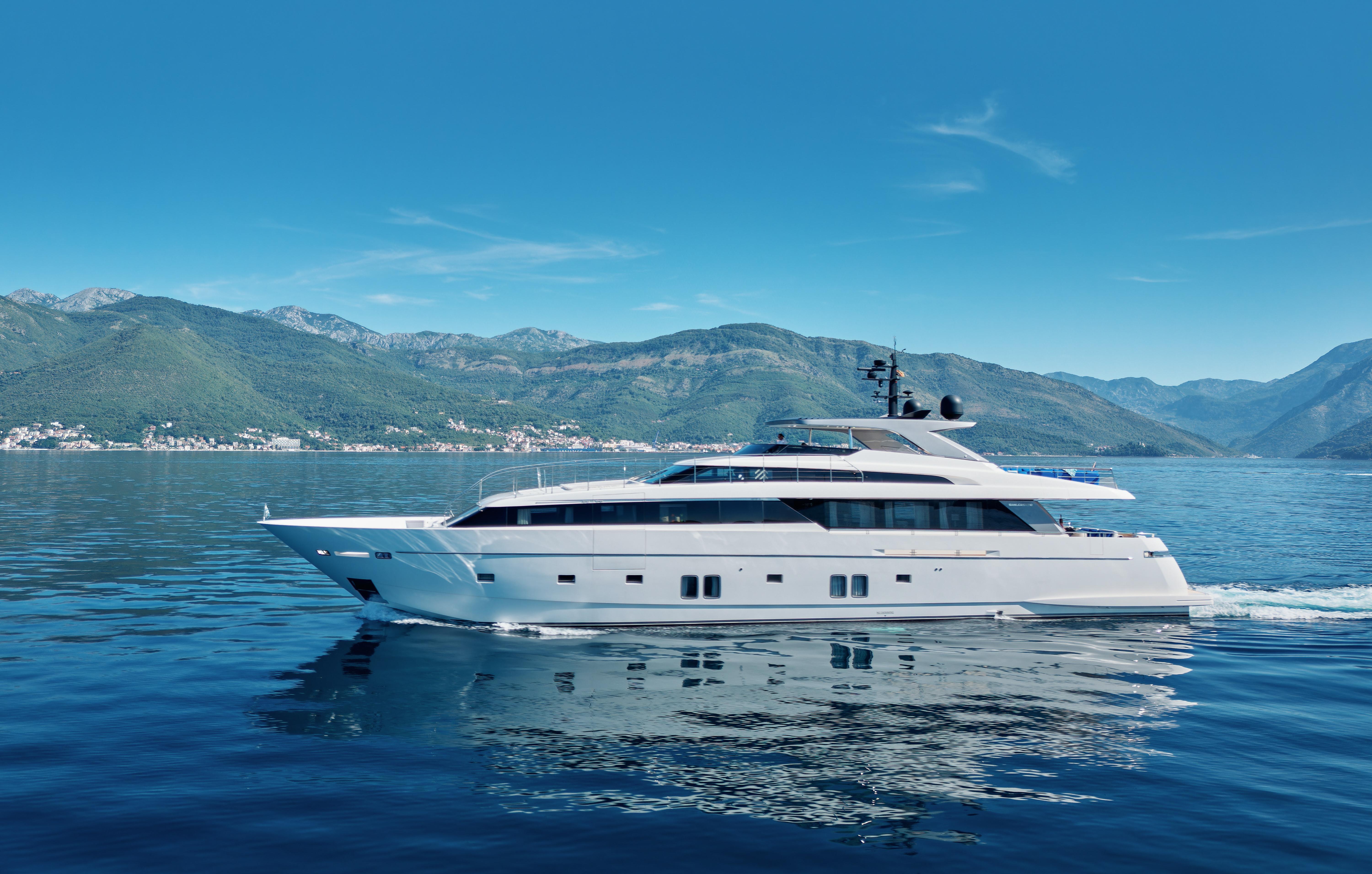 SL118 2021 Sanlorenzo SL118 Yacht For Sale in La Spezia IT-SP SL118 2021 Sanlorenzo SL118 Yacht For Sale in La Spezia IT-SP
