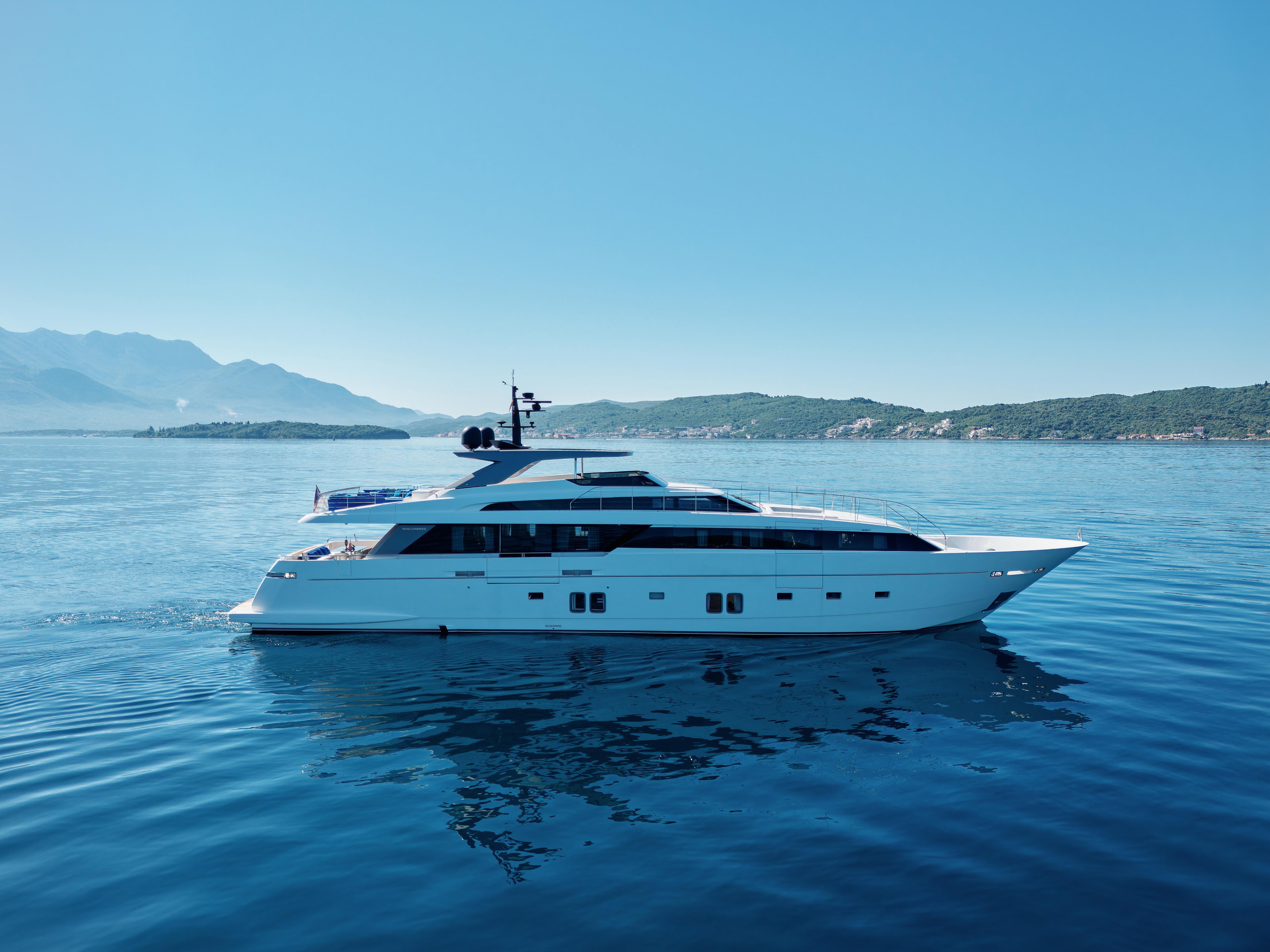 SL118 2021 Sanlorenzo SL118 Yacht For Sale in La Spezia IT-SP SL118 2021 Sanlorenzo SL118 Yacht For Sale in La Spezia IT-SP
