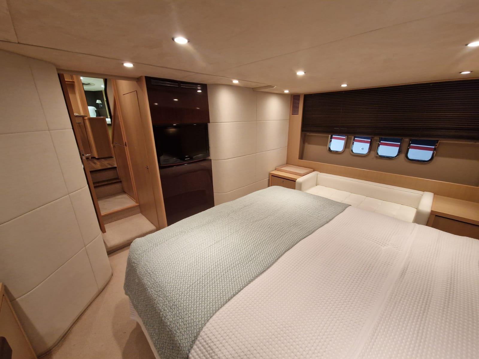 2010 Princess V62 Yacht For Sale in Saint-Tropez 83 2010 Princess V62 Yacht For Sale in Saint-Tropez 83