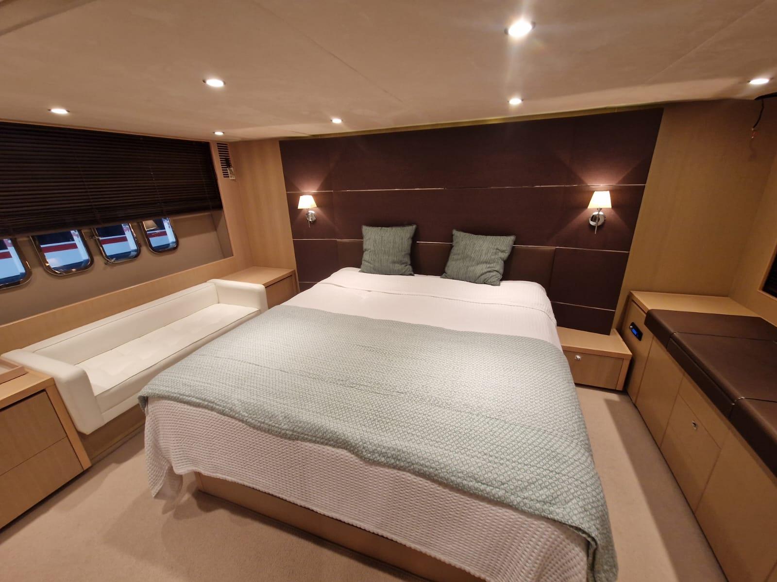 2010 Princess V62 Yacht For Sale in Saint-Tropez 83 2010 Princess V62 Yacht For Sale in Saint-Tropez 83