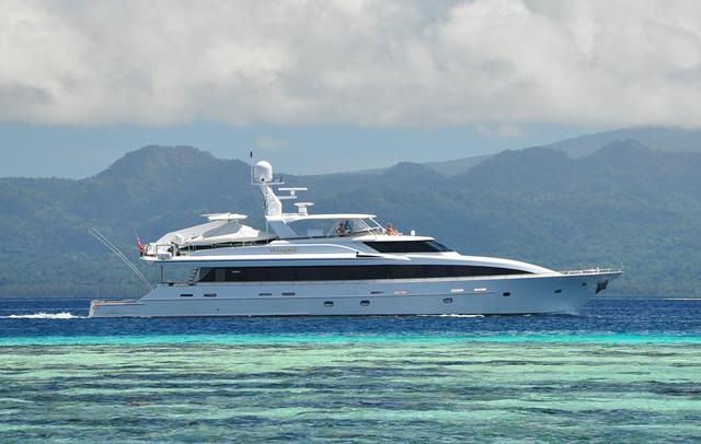 VALKYRIE 2001 Crescent Motor Yacht Yacht For Sale in West Palm Beach FL VALKYRIE 2001 Crescent Motor Yacht Yacht For Sale in West Palm Beach FL