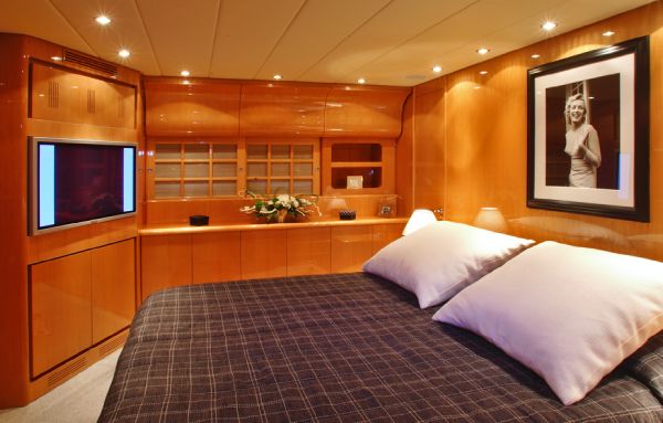 Sarah A 2002 Leopard 27 Yacht For Sale in Monaco Sarah A 2002 Leopard 27 Yacht For Sale in Monaco