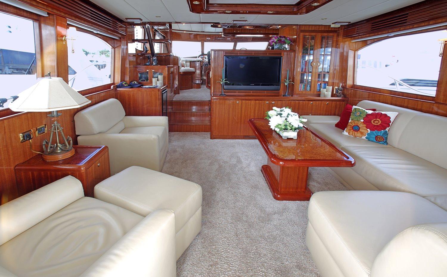 CAN DO 2008 Hampton 580 Pilothouse Yacht For Sale in West Palm Beach FL CAN DO 2008 Hampton 580 Pilothouse Yacht For Sale in West Palm Beach FL