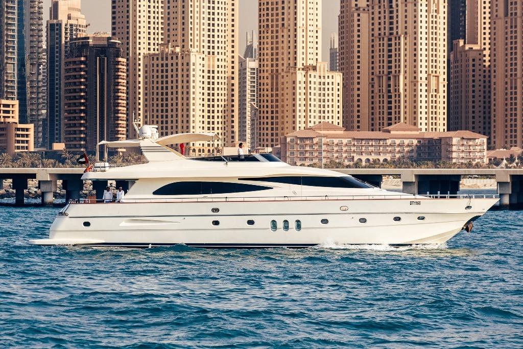 2004 Canados Fly Yacht For Sale in Dubai 2004 Canados Fly Yacht For Sale in Dubai