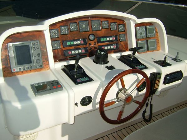 2002 Astondoa 82 GLX Yacht For Sale in 2002 Astondoa 82 GLX Yacht For Sale in