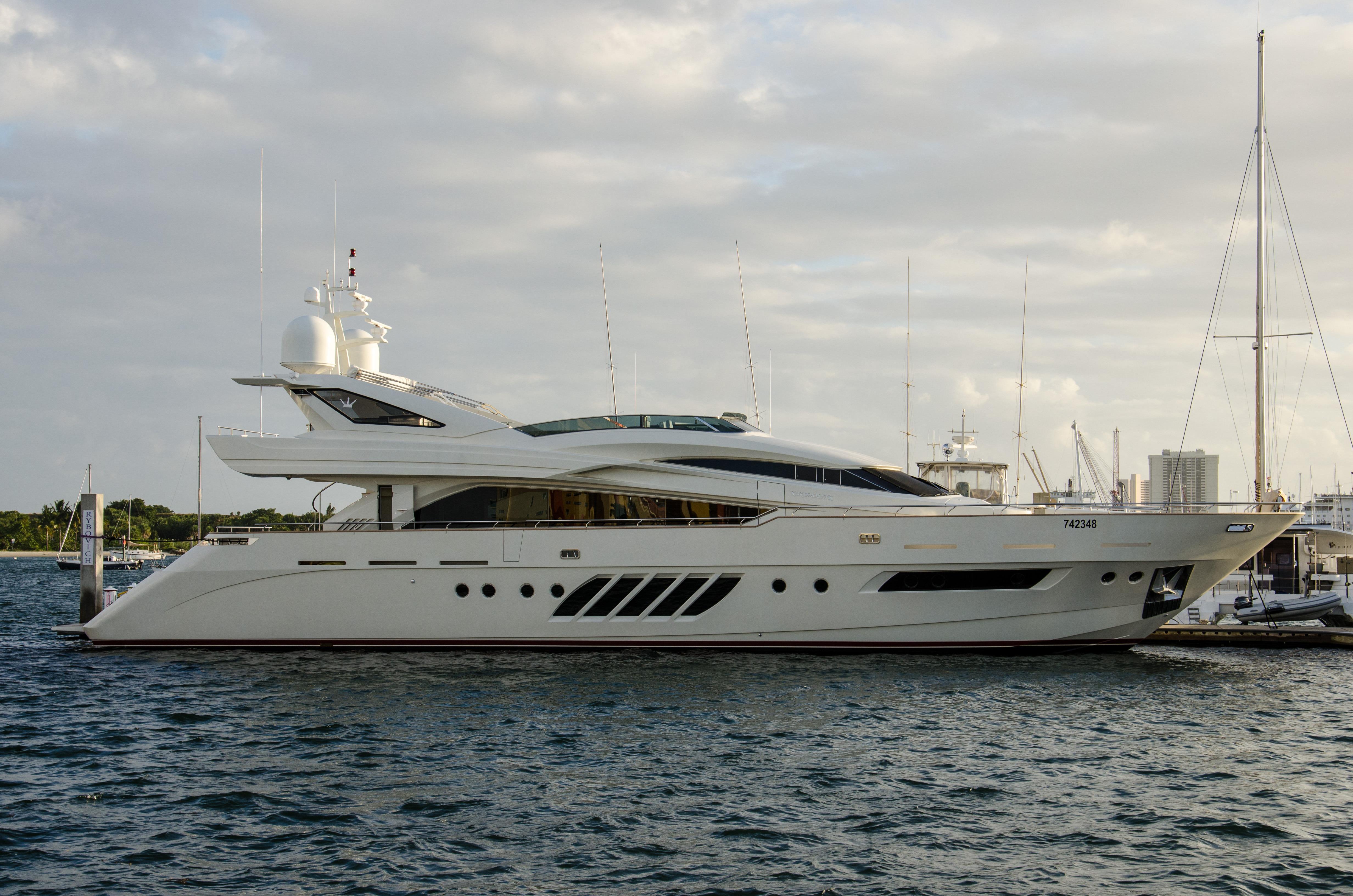 Kokomolink 2009 Dominator Motor Yacht Yacht For Sale in West Palm Beach FL Kokomolink 2009 Dominator Motor Yacht Yacht For Sale in West Palm Beach FL