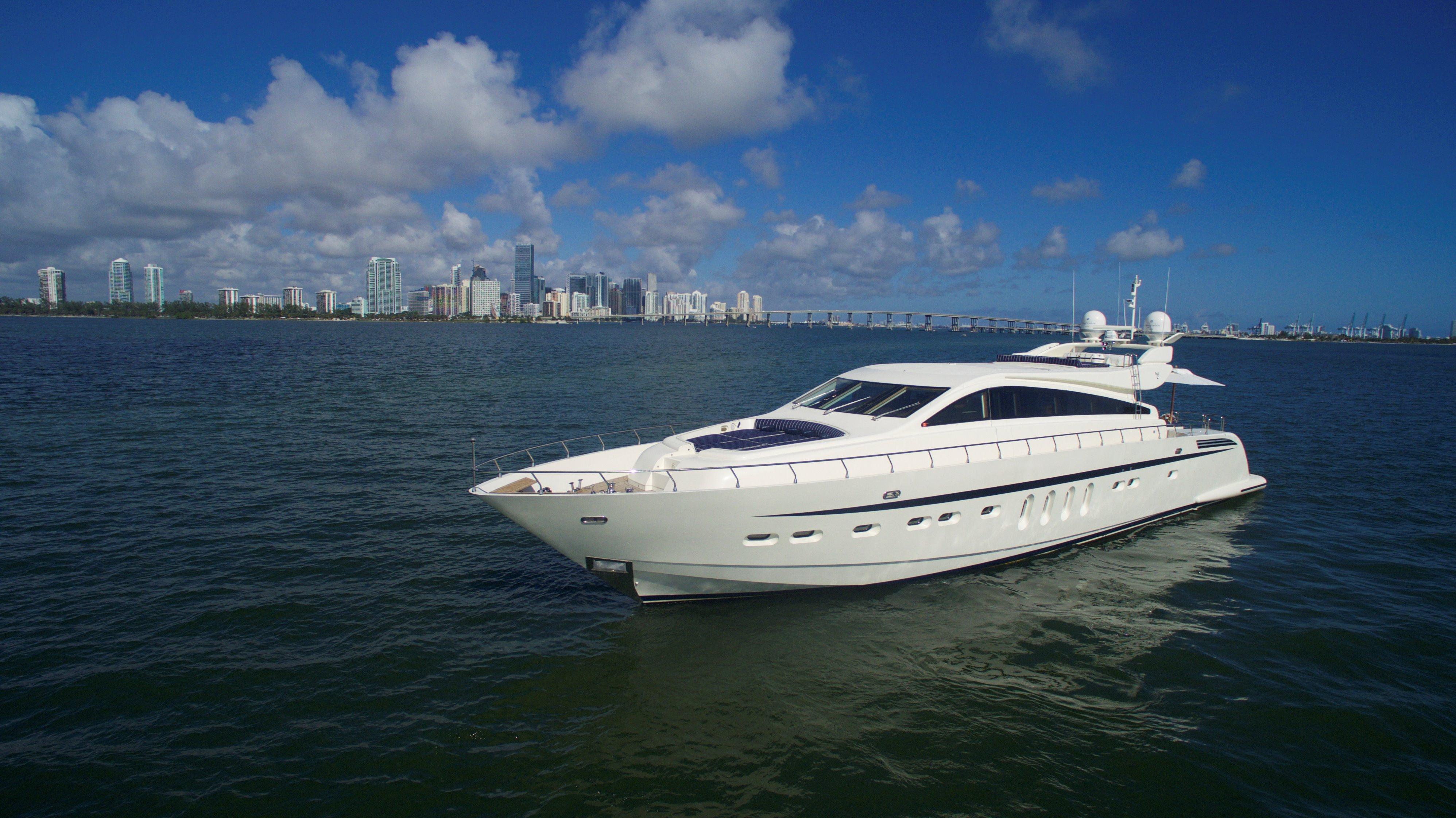 VELOCE 2007 Leopard 31m Yacht For Sale in Miami 
