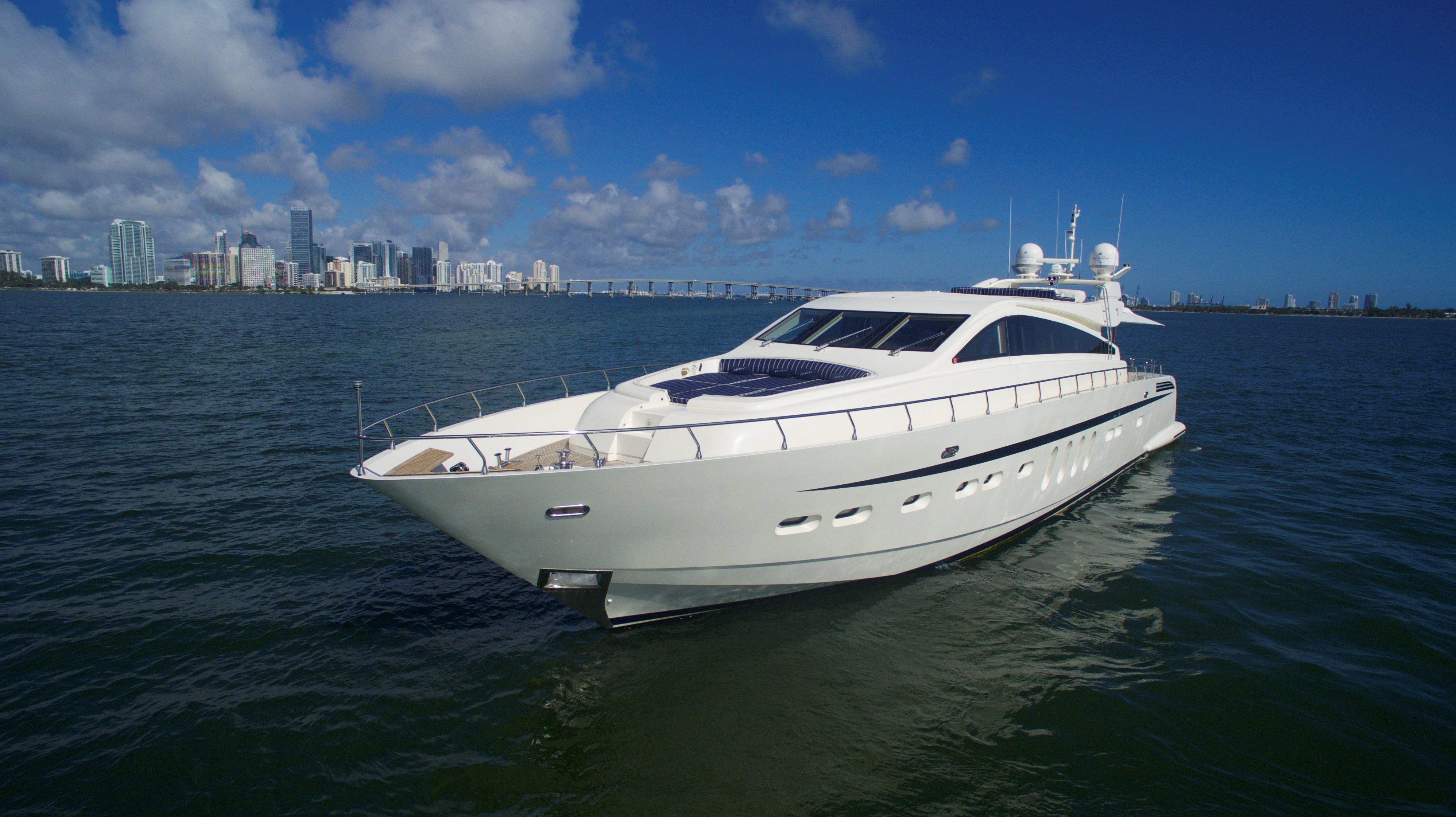 VELOCE 2007 Leopard 31m Yacht For Sale in Miami 