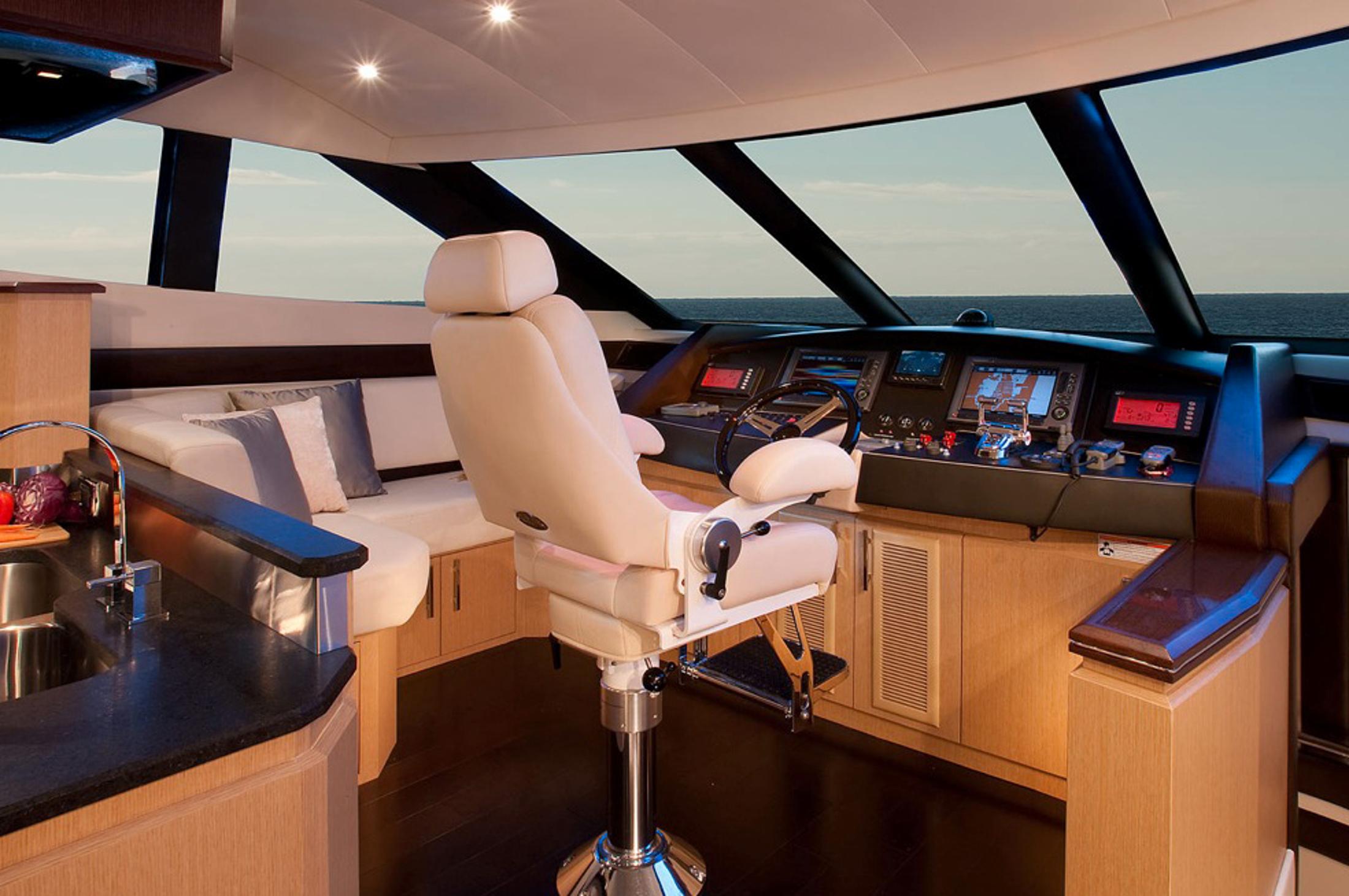 2016 Marquis 720 Fly Yacht For Sale in New Rochelle NY 2016 Marquis 720 Fly Yacht For Sale in New Rochelle NY