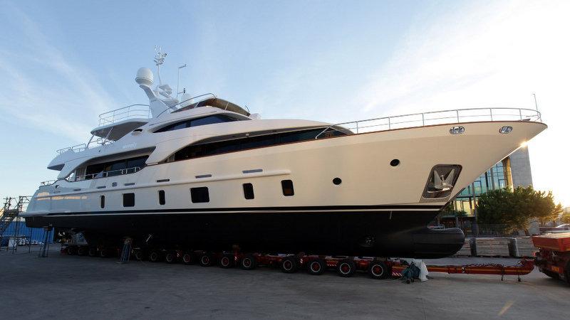 2010 Benetti 105 Yacht For Sale in Milano 