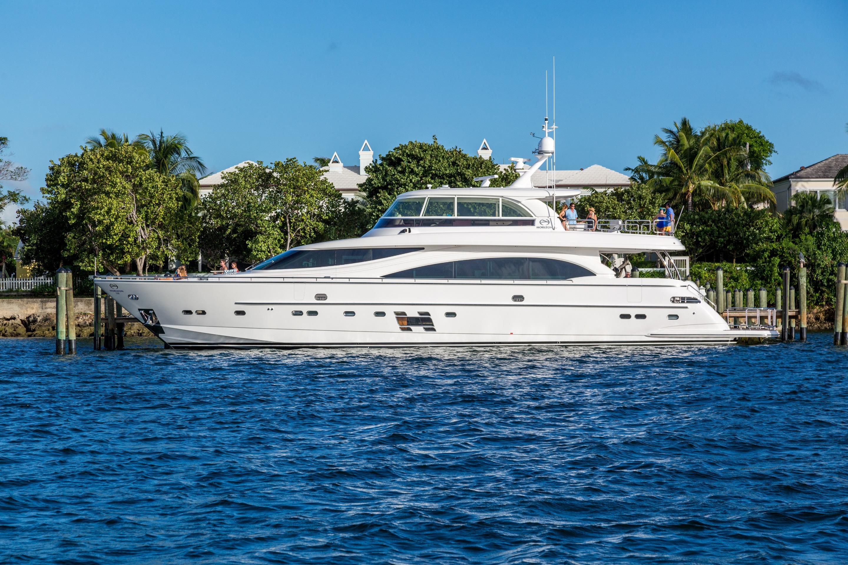 2016 Horizon E88 Yacht For Sale in North Palm Beach FL 2016 Horizon E88 Yacht For Sale in North Palm Beach FL