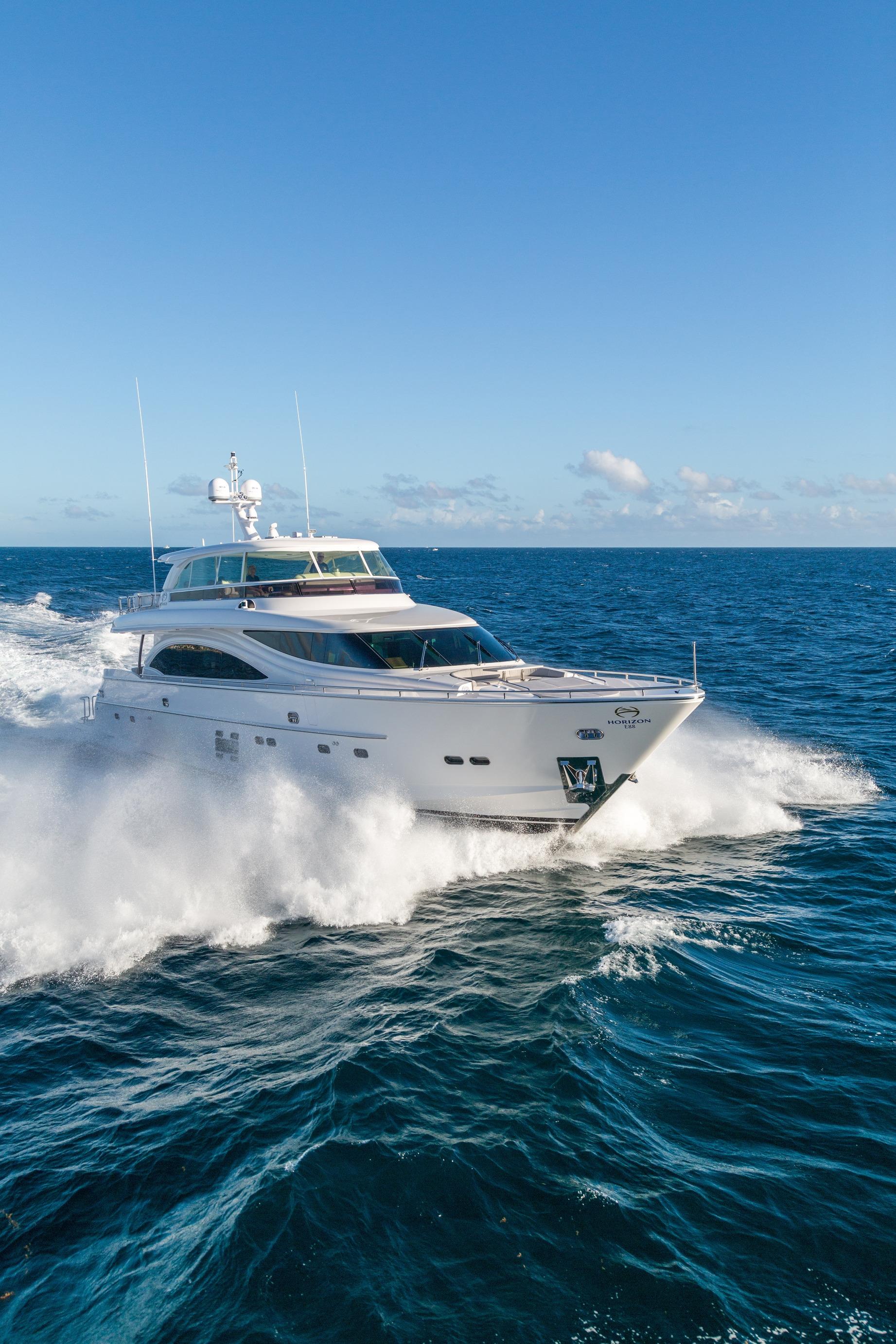 2016 Horizon E88 Yacht For Sale in North Palm Beach FL 2016 Horizon E88 Yacht For Sale in North Palm Beach FL
