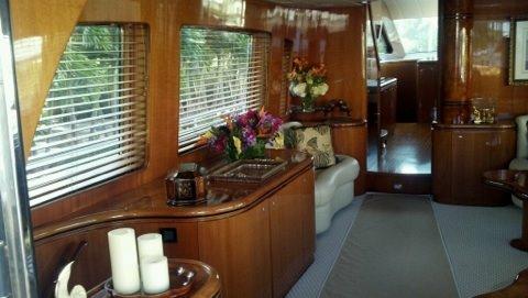 M & M 2001 Horizon 76 Skylounge M/Y Yacht For Sale in Ft Lauderdale FL M & M 2001 Horizon 76 Skylounge M/Y Yacht For Sale in Ft Lauderdale FL