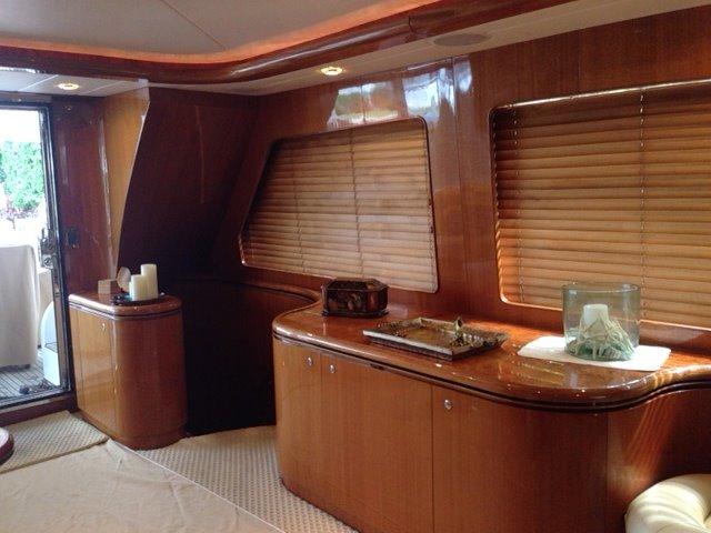 M & M 2001 Horizon 76 Skylounge M/Y Yacht For Sale in Ft Lauderdale FL M & M 2001 Horizon 76 Skylounge M/Y Yacht For Sale in Ft Lauderdale FL