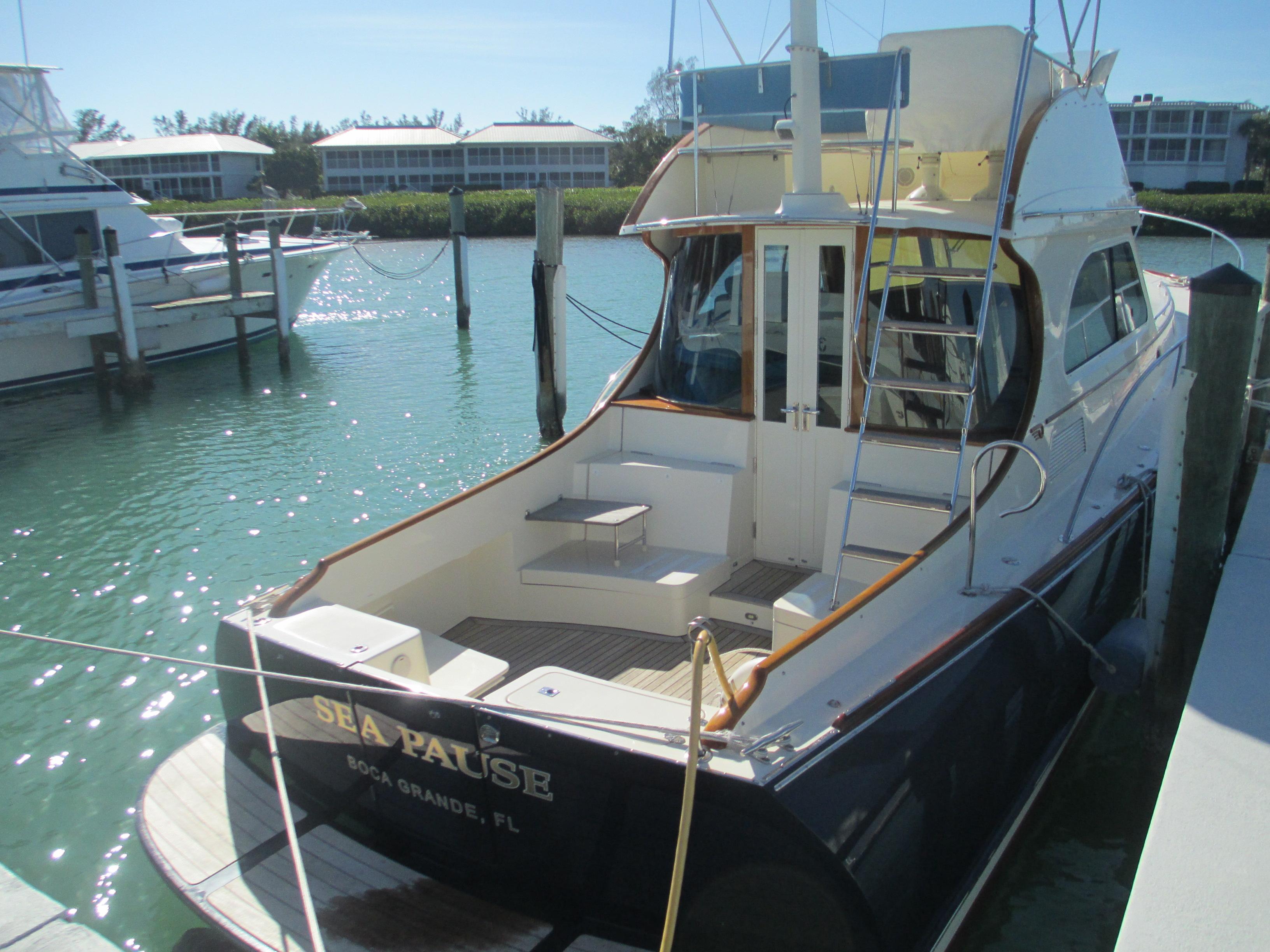 SEA PAUSE 2002 Hinckley Talaria 44 Flybridge Yacht For Sale in Boca Grande FL SEA PAUSE 2002 Hinckley Talaria 44 Flybridge Yacht For Sale in Boca Grande FL