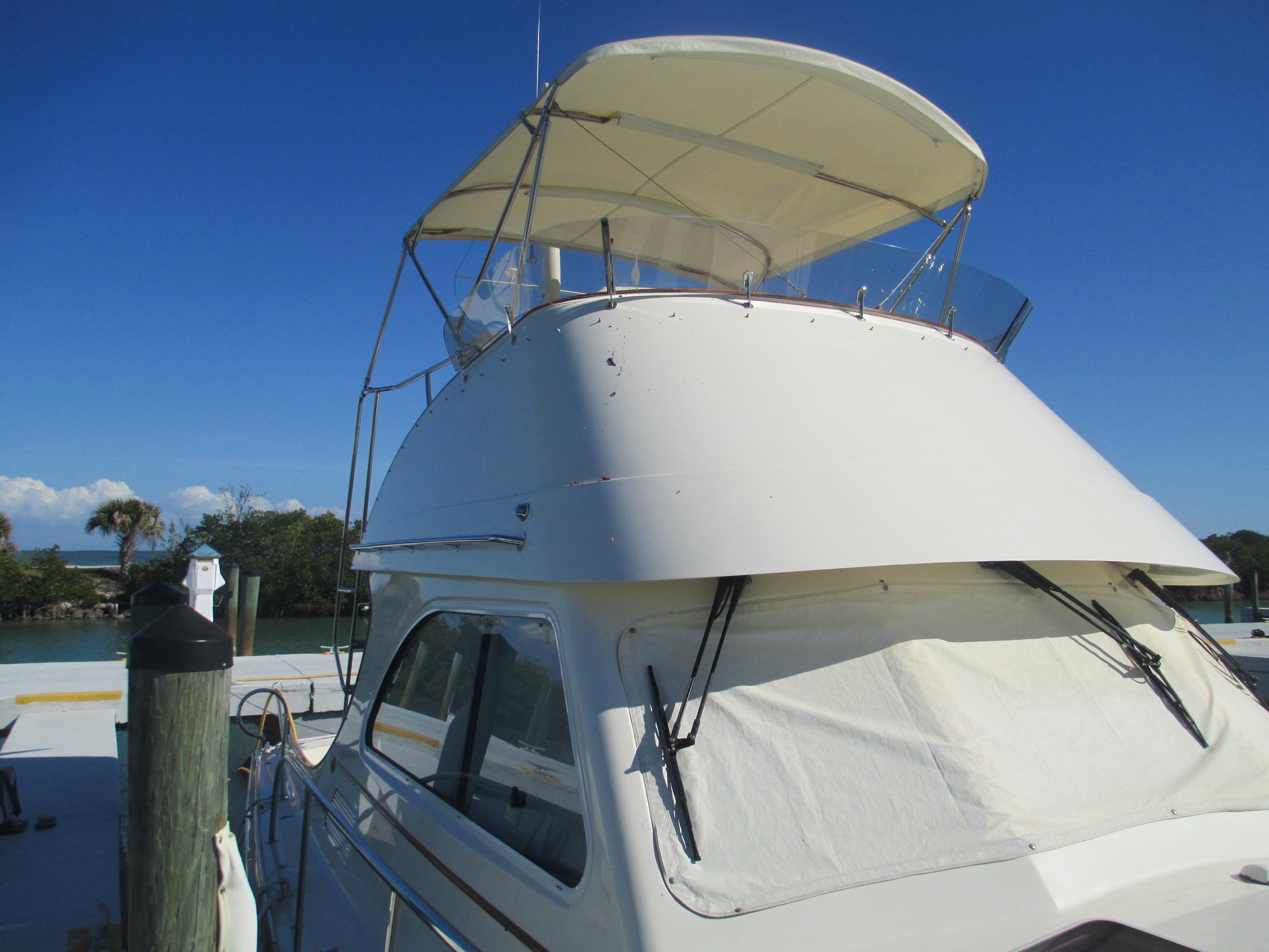 SEA PAUSE 2002 Hinckley Talaria 44 Flybridge Yacht For Sale in Boca Grande FL SEA PAUSE 2002 Hinckley Talaria 44 Flybridge Yacht For Sale in Boca Grande FL