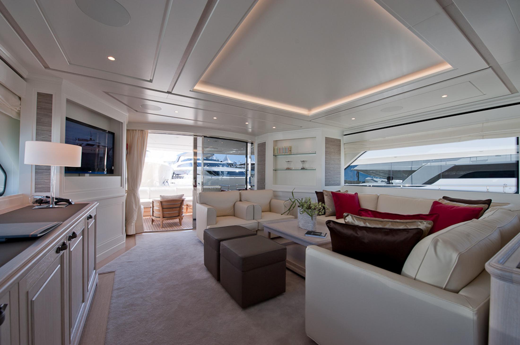 2010 Sanlorenzo SD92 Yacht For Sale in Mallorca 2010 Sanlorenzo SD92 Yacht For Sale in Mallorca