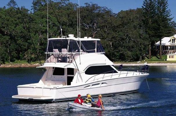 2005 Riviera 51 Flybridge Yacht For Sale in Athens 2005 Riviera 51 Flybridge Yacht For Sale in Athens