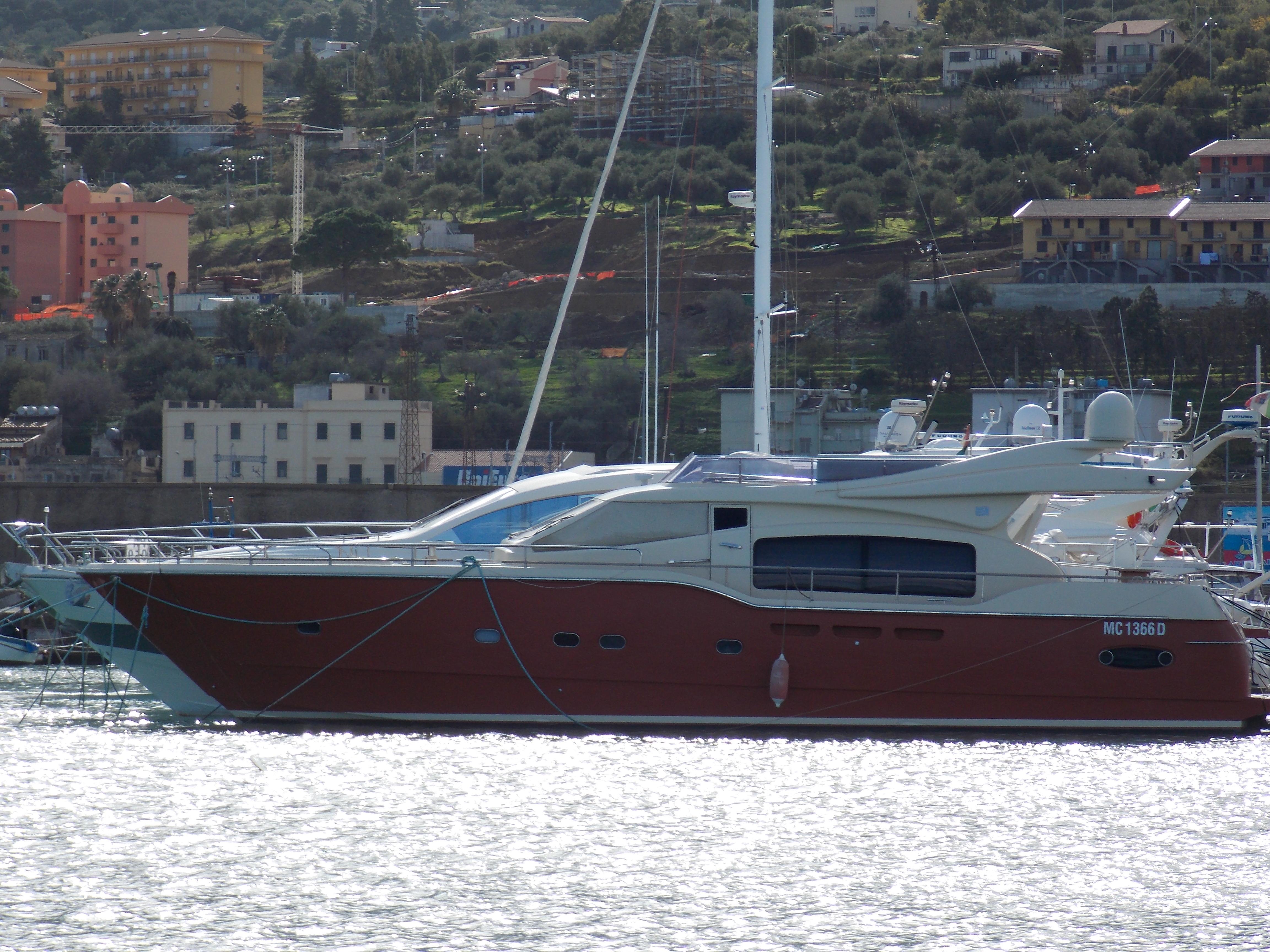 2006 Ferretti Yachts Altura 690 Yacht For Sale in Termini Imerese 2006 Ferretti Yachts Altura 690 Yacht For Sale in Termini Imerese