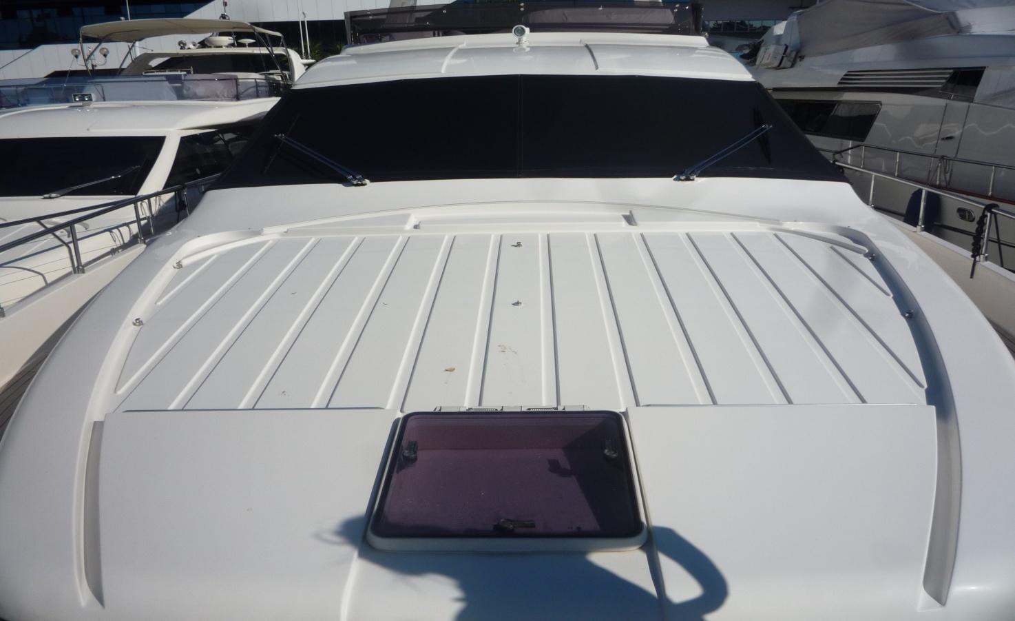 2007 Ferretti Yachts 830 Yacht For Sale in Antibes 2007 Ferretti Yachts 830 Yacht For Sale in Antibes