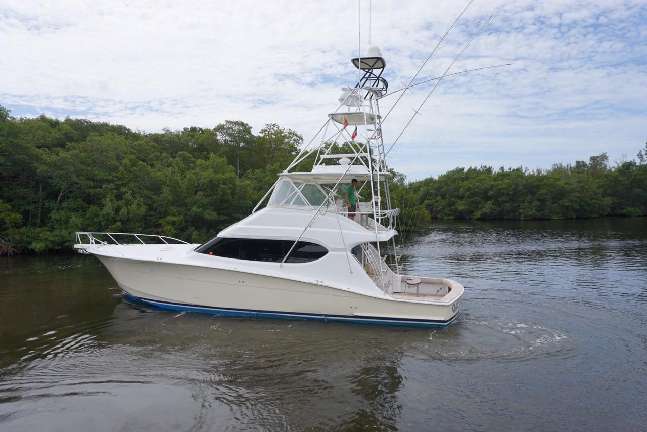 Galivanter 2007 Hatteras Mezzanine & CAT Warranty Yacht For Sale in Miami FL Galivanter 2007 Hatteras Mezzanine & CAT Warranty Yacht For Sale in Miami FL