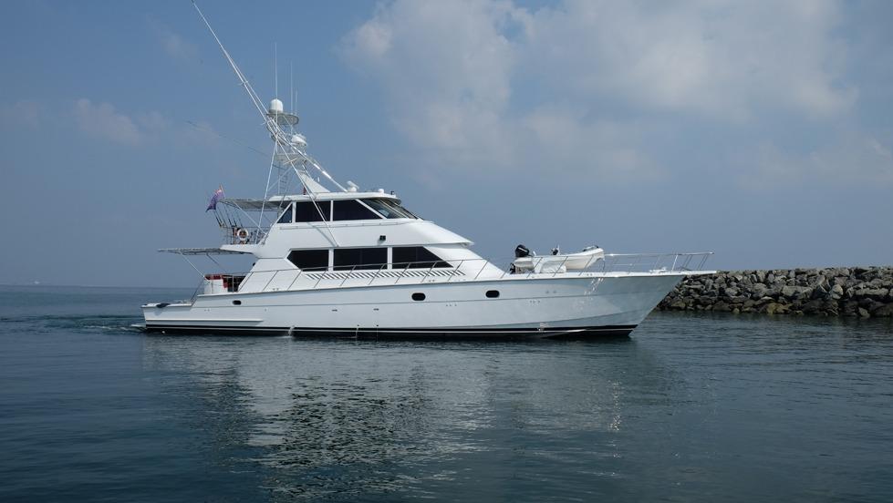 2000 Hatteras 82 Custom Yacht Yacht For Sale in Abu Dhabi 2000 Hatteras 82 Custom Yacht Yacht For Sale in Abu Dhabi