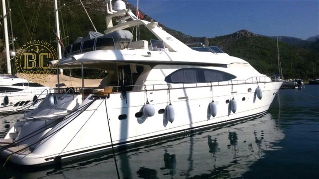 2004 Azimut 85 Yacht For Sale in 2004 Azimut 85 Yacht For Sale in