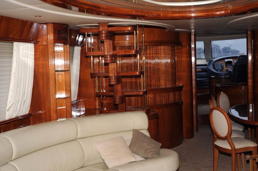 2002 Azimut 85 Yacht For Sale in 2002 Azimut 85 Yacht For Sale in