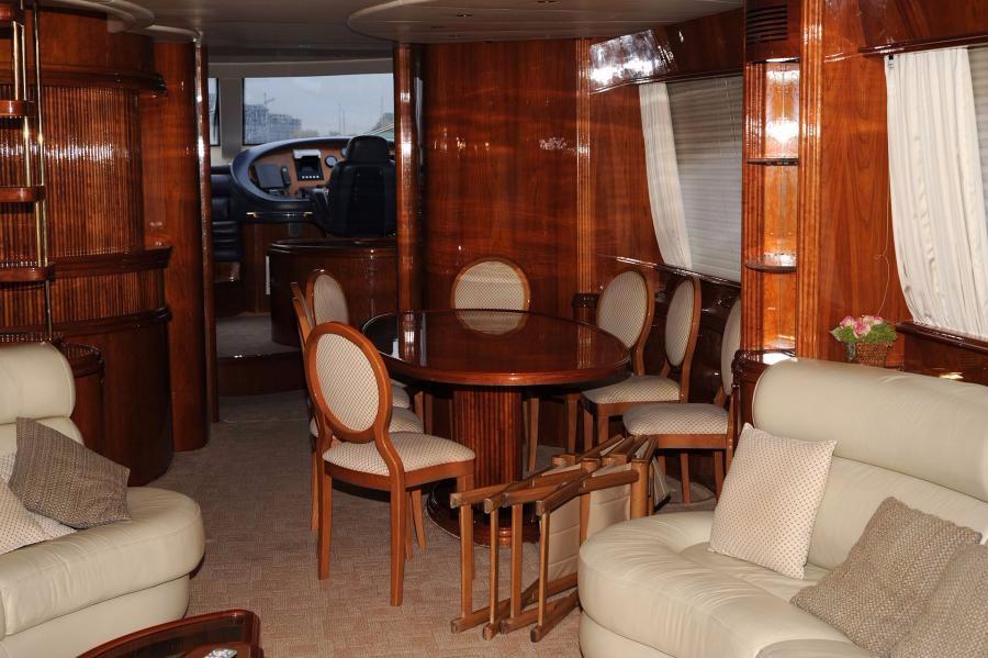 2002 Azimut 85 Yacht For Sale in 2002 Azimut 85 Yacht For Sale in