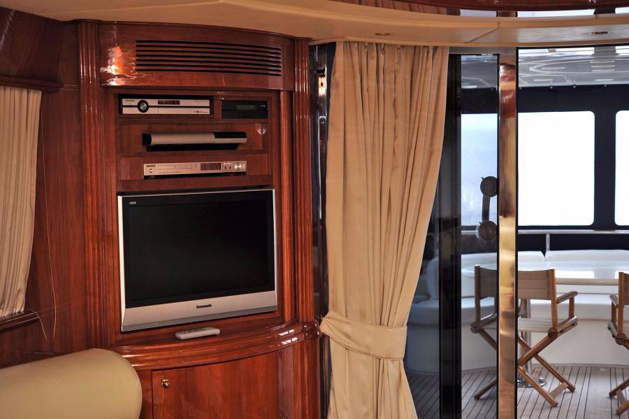 2002 Azimut 85 Yacht For Sale in 2002 Azimut 85 Yacht For Sale in