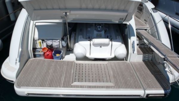 2006 Azimut 68S Yacht For Sale in Cannes 2006 Azimut 68S Yacht For Sale in Cannes