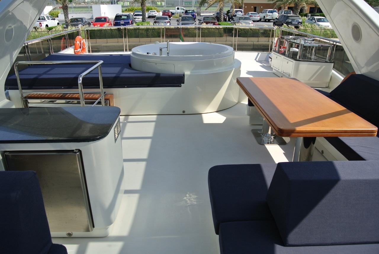 2010 Azimut 100 Leonardo Yacht For Sale in Abu Dhabi 2010 Azimut 100 Leonardo Yacht For Sale in Abu Dhabi