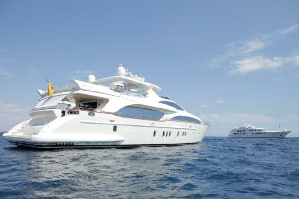 2006 Azimut 116 Yacht For Sale in 2006 Azimut 116 Yacht For Sale in