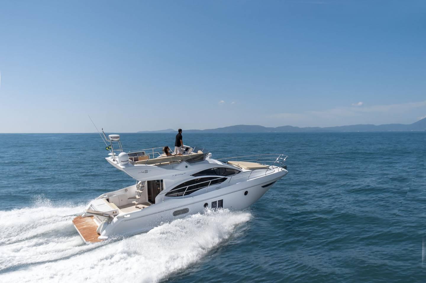 2016 Azimut 42 Yacht For Sale in 2016 Azimut 42 Yacht For Sale in