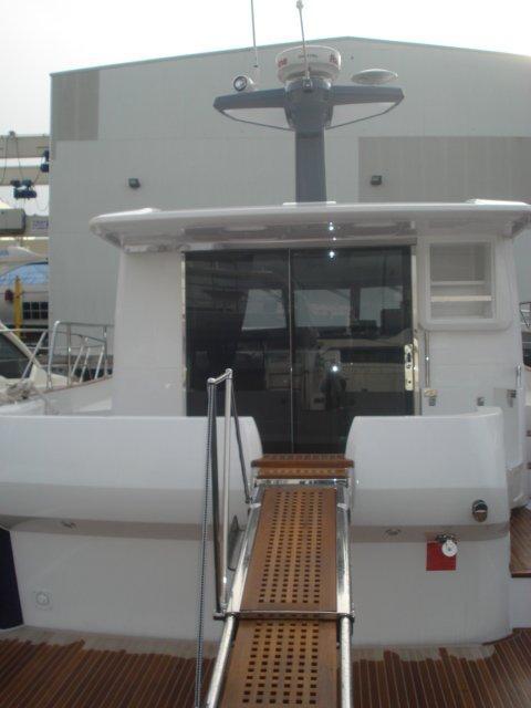 2001 Azimut Magellano 43 HT Yacht For Sale in 2001 Azimut Magellano 43 HT Yacht For Sale in