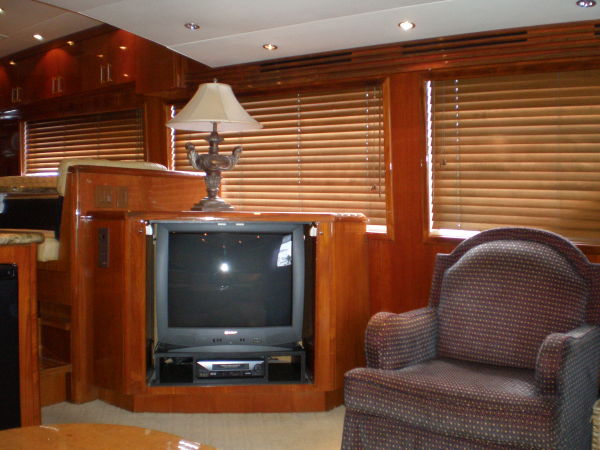 BUD-N-DI 2000 Hatteras Convertible Yacht For Sale in Hyannis MA BUD-N-DI 2000 Hatteras Convertible Yacht For Sale in Hyannis MA