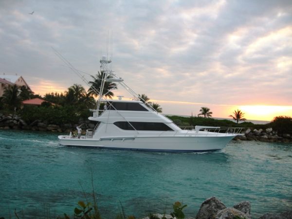 BUD-N-DI 2000 Hatteras Convertible Yacht For Sale in Hyannis MA BUD-N-DI 2000 Hatteras Convertible Yacht For Sale in Hyannis MA