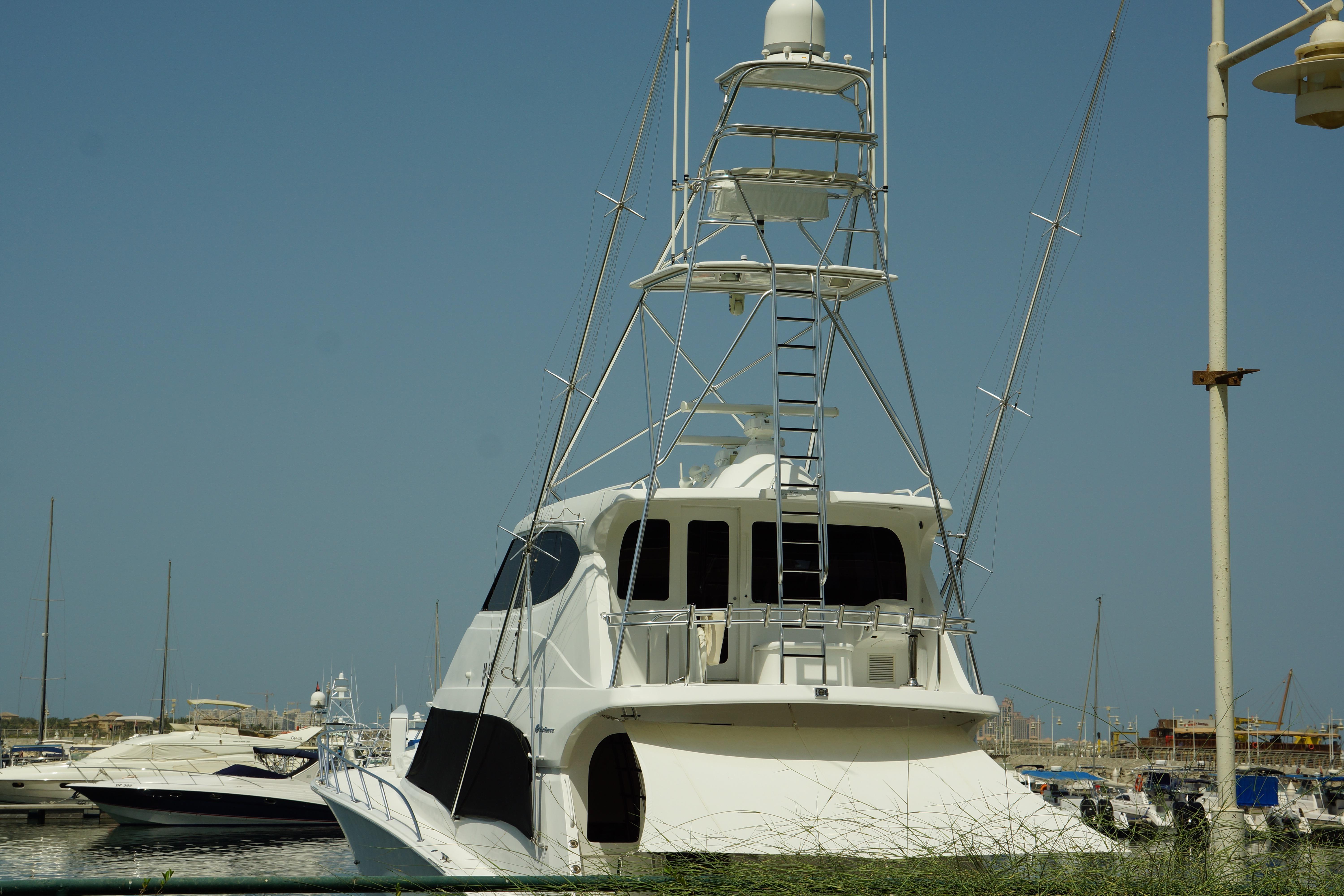 Hatteras 77C309 2008 Hatteras 77 Convertible Yacht For Sale in Dubai Hatteras 77C309 2008 Hatteras 77 Convertible Yacht For Sale in Dubai