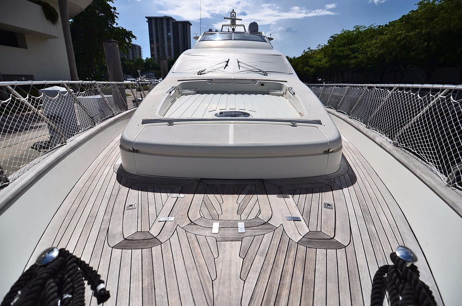 2006 Azimut 80 Yacht For Sale in Miami 2006 Azimut 80 Yacht For Sale in Miami