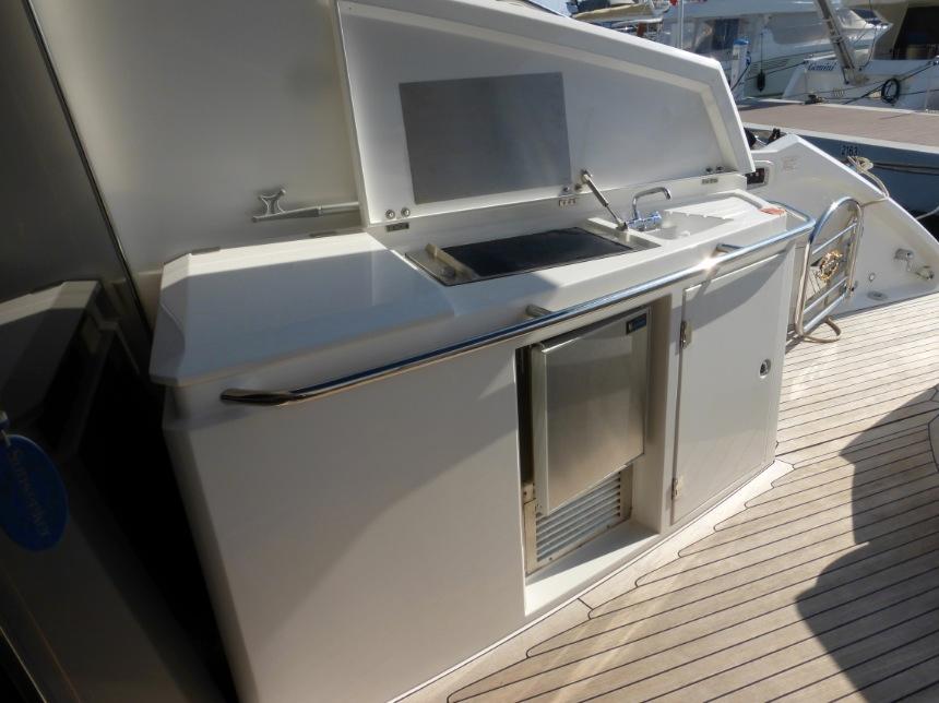 2006 Sunseeker Predator 62 Yacht For Sale in Cannes 2006 Sunseeker Predator 62 Yacht For Sale in Cannes