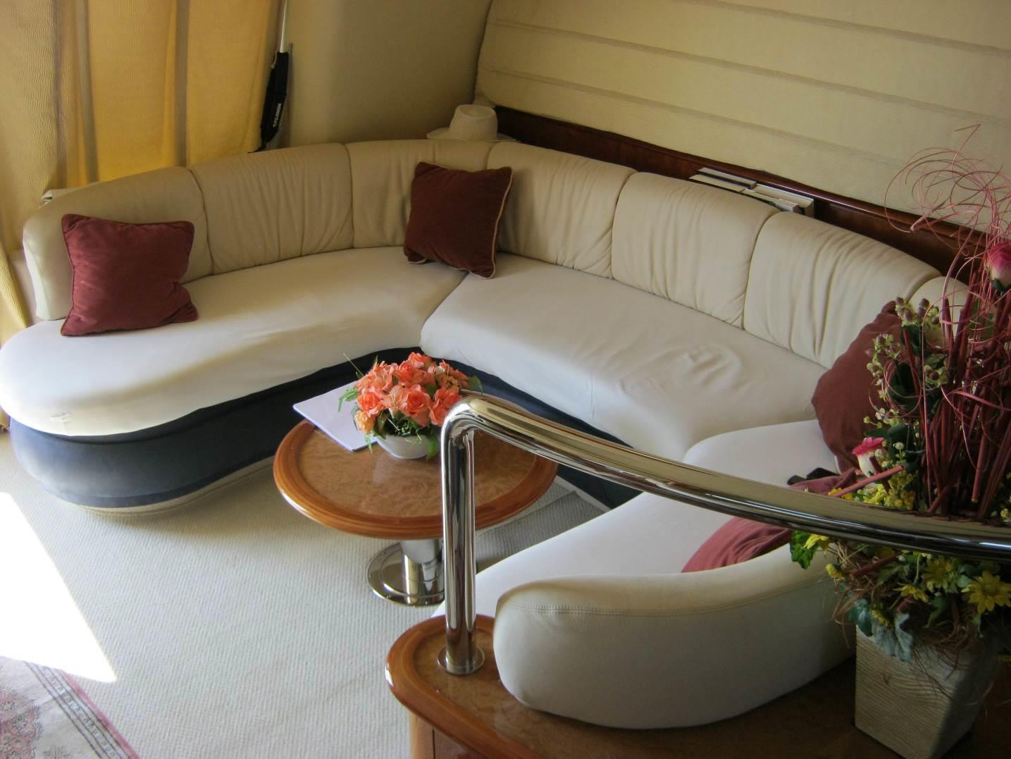 Celine 2006 Azimut 62 Flybridge Yacht For Sale in Frapa Celine 2006 Azimut 62 Flybridge Yacht For Sale in Frapa