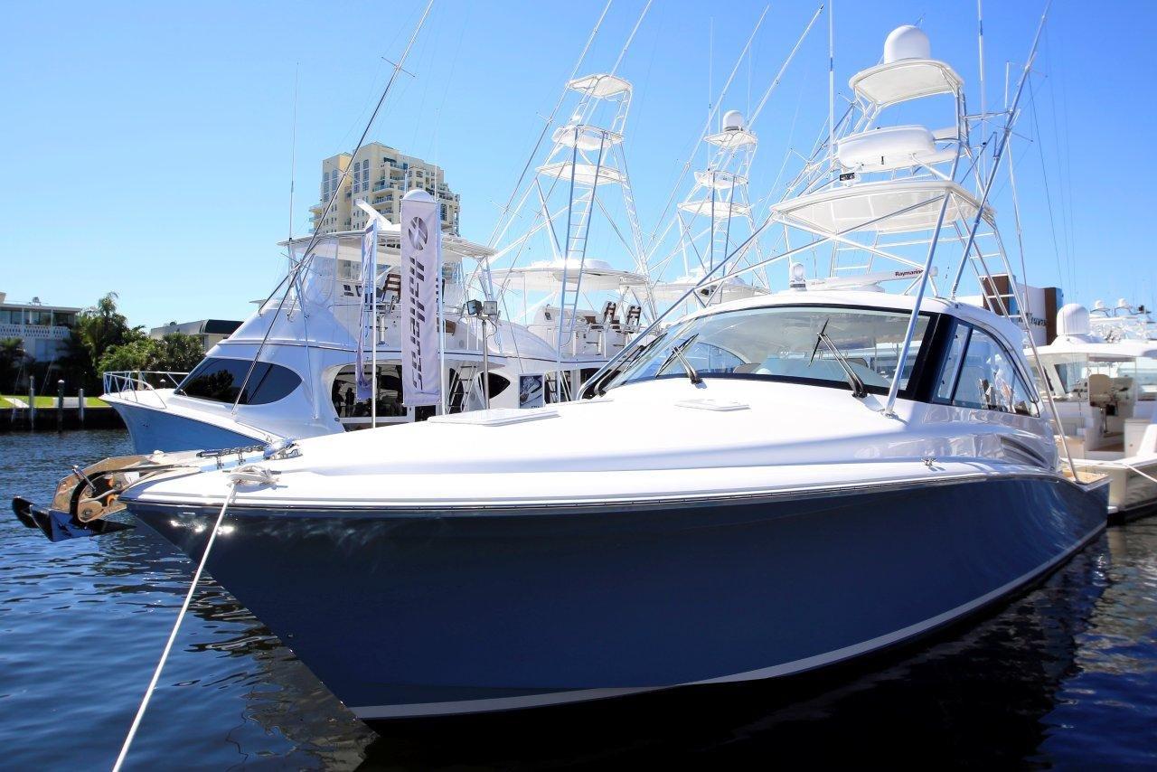 2016 Hatteras 45 Express EX Yacht For Sale in Fort Lauderdale FL 2016 Hatteras 45 Express EX Yacht For Sale in Fort Lauderdale FL