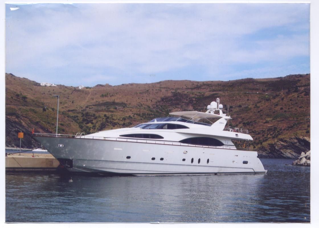 TAKA TAKA 2004 Azimut 100 Jumbo Yacht For Sale in Miami FL TAKA TAKA 2004 Azimut 100 Jumbo Yacht For Sale in Miami FL
